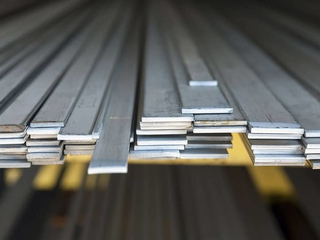 Полоса алюминиевая 8х100х6000 мм АД31т1 1 - в «Монолит-Металлопрокат».