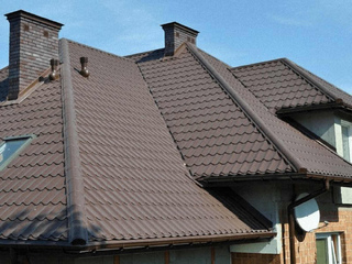 Металлочерепица Grand Line Classic 0,5 Quarzit RR 32 Темно-коричневый 3 - в «Монолит-Металлопрокат».